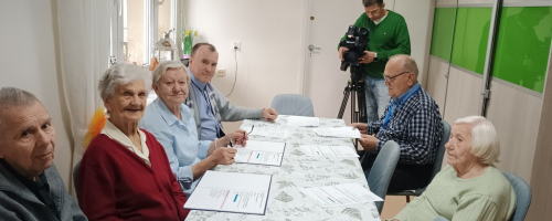 Seniorzy listy piszą- akcja „Święty Mikołaj dla Seniora”